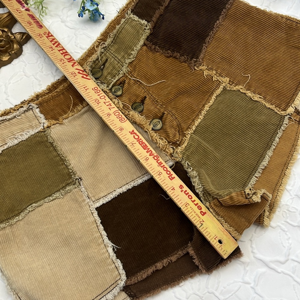 Vintage Y2K 90s Patchwork Corduroy Shorts - Picture 2 of 7